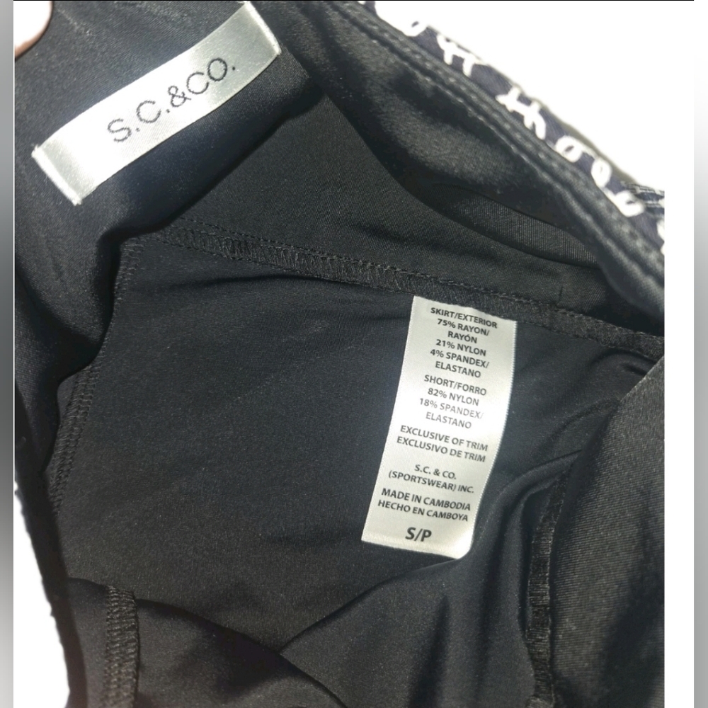 S.C. And CO .Elegant Blue and White Patterned Skirt Size S - Picture 3 of 4